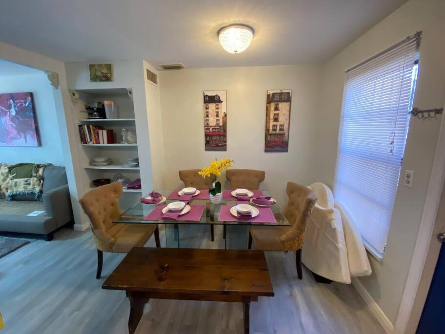 Private Townhouse With Courtyard And Covered Patio West Palm Beach Eksteriør billede