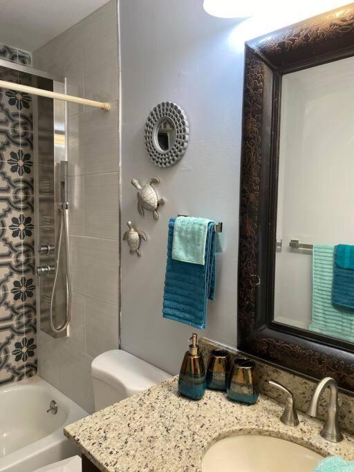 Private Townhouse With Courtyard And Covered Patio West Palm Beach Eksteriør billede
